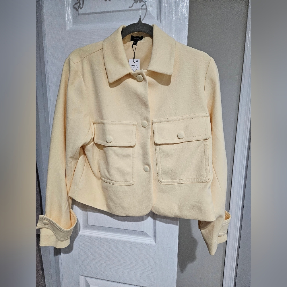Express Cropped Button Jacket